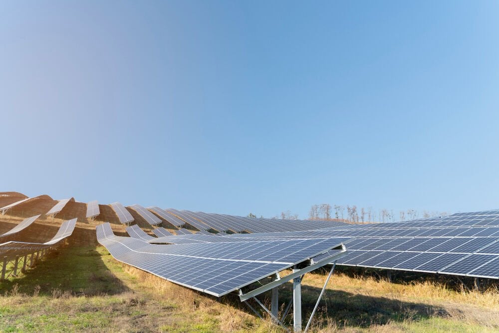 Off-Grid Solar Sistem Nedir, Nasıl Çalışır? On-Grid Off-Grid Farkı Nedir?